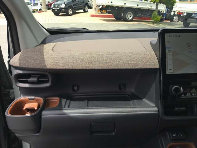 トヨタ シエンタ　ハイブリッド ハイブリッド １．５ Ｚ R6年 (九州・沖縄) 99