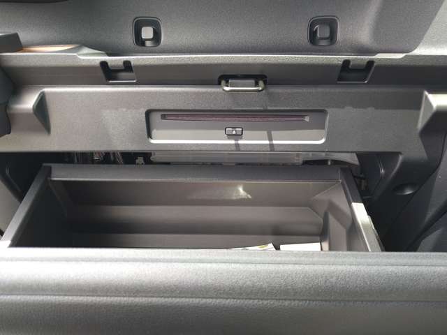 トヨタ シエンタ　ハイブリッド ハイブリッド １．５ Ｚ R6年 (九州・沖縄) 99