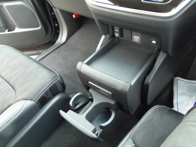 ホンダ オデッセイ　ハイブリッド ２．０ ハイブリッド アブソルート ホンダセンシング R1年 (東海) 99