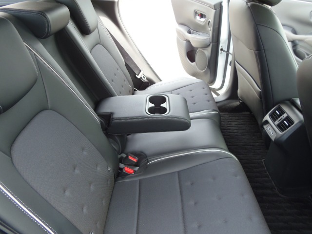 ホンダ ＺＲ－Ｖ ２．０ Ｅ：ＨＥＶ Ｘ R4年 (東海) 99