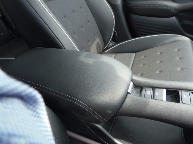 ホンダ ＺＲ－Ｖ ２．０ Ｅ：ＨＥＶ Ｘ R4年 (東海) 99