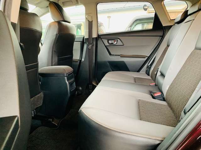 トヨタ オーリス １．５ １５０Ｘ ブラッキッシュ ラウンジ H27年 (東北) 99