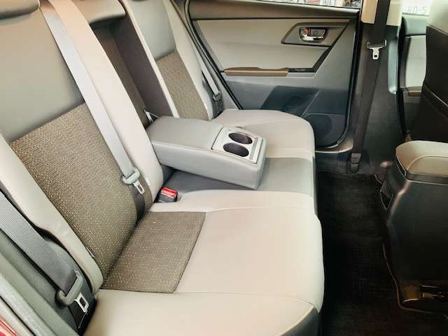 トヨタ オーリス １．５ １５０Ｘ ブラッキッシュ ラウンジ H27年 (東北) 99