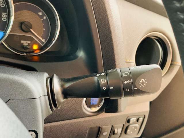 トヨタ オーリス １．５ １５０Ｘ ブラッキッシュ ラウンジ H27年 (東北) 99