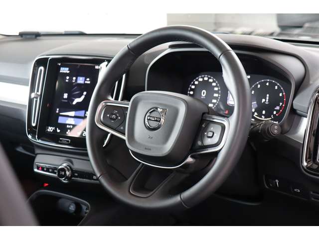 ボルボ ＸＣ４０ Ｂ４ ＡＷＤ モメンタム ４ＷＤ R4年 (近畿) 99