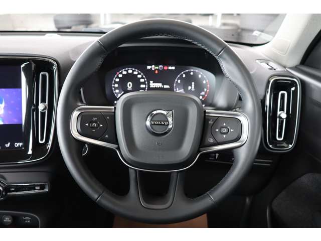 ボルボ ＸＣ４０ Ｂ４ ＡＷＤ モメンタム ４ＷＤ R4年 (近畿) 99