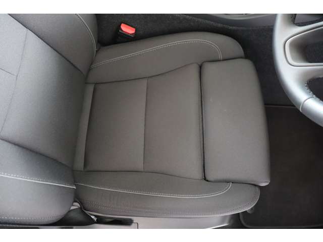 ボルボ ＸＣ４０ Ｂ４ ＡＷＤ モメンタム ４ＷＤ R4年 (近畿) 99