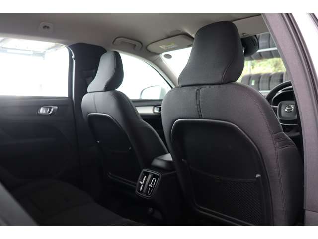 ボルボ ＸＣ４０ Ｂ４ ＡＷＤ モメンタム ４ＷＤ R4年 (近畿) 99