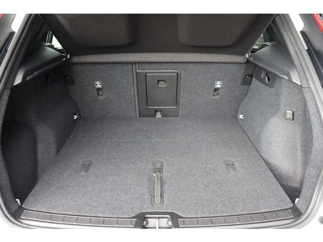 ボルボ ＸＣ４０ Ｂ４ ＡＷＤ モメンタム ４ＷＤ R4年 (近畿) 99