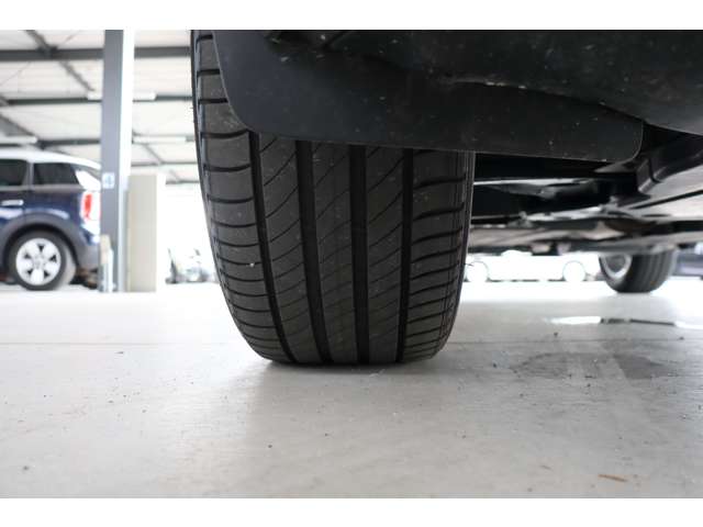 ボルボ ＸＣ４０ Ｂ４ ＡＷＤ モメンタム ４ＷＤ R4年 (近畿) 99