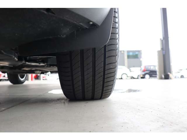 ボルボ ＸＣ４０ Ｂ４ ＡＷＤ モメンタム ４ＷＤ R4年 (近畿) 99