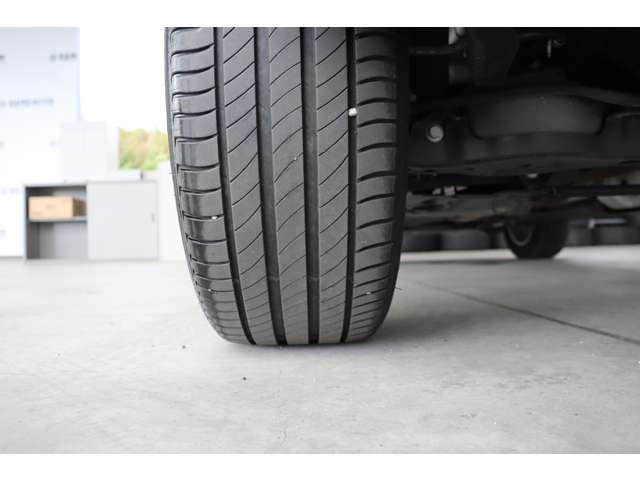 ボルボ ＸＣ４０ Ｂ４ ＡＷＤ モメンタム ４ＷＤ R4年 (近畿) 99