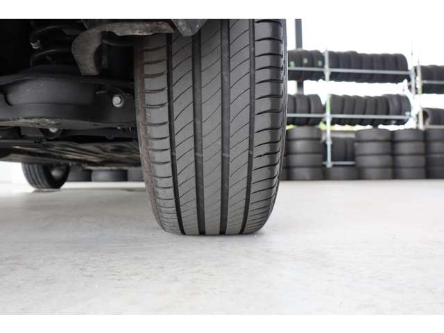 ボルボ ＸＣ４０ Ｂ４ ＡＷＤ モメンタム ４ＷＤ R4年 (近畿) 99