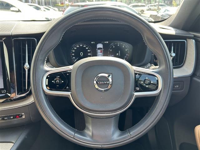 ボルボ ＸＣ６０ Ｂ５ ＡＷＤ インスクリプション ４ＷＤ R2年 (東北) 99