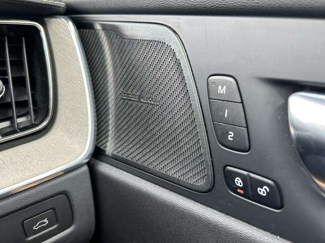 ボルボ ＸＣ６０ Ｂ５ ＡＷＤ インスクリプション ４ＷＤ R2年 (東北) 99