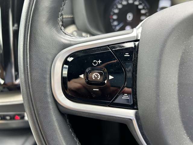 ボルボ ＸＣ６０ Ｂ５ ＡＷＤ インスクリプション ４ＷＤ R2年 (東北) 99