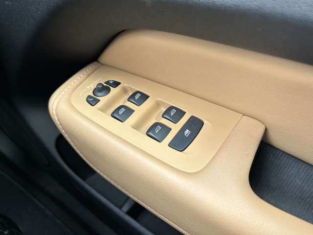 ボルボ ＸＣ６０ Ｂ５ ＡＷＤ インスクリプション ４ＷＤ R2年 (東北) 99