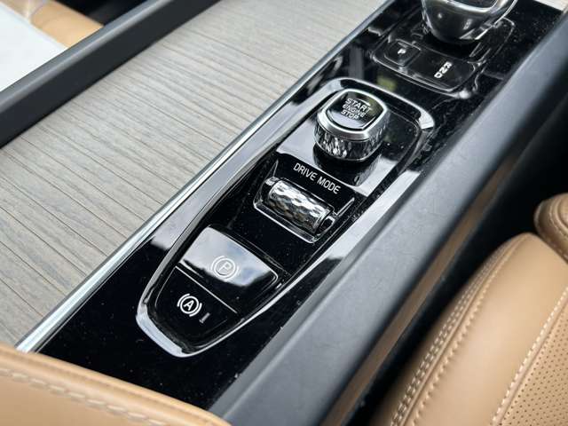 ボルボ ＸＣ６０ Ｂ５ ＡＷＤ インスクリプション ４ＷＤ R2年 (東北) 99