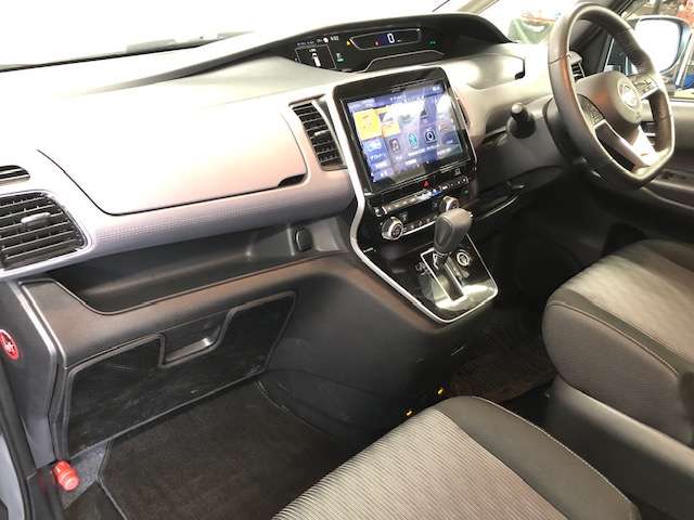 日産 セレナ ２．０ ハイウェイスター Ｖ ４ＷＤ R1年 (北海道) 99