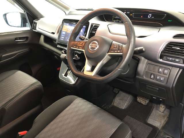 日産 セレナ ２．０ ハイウェイスター Ｖ ４ＷＤ R1年 (北海道) 99