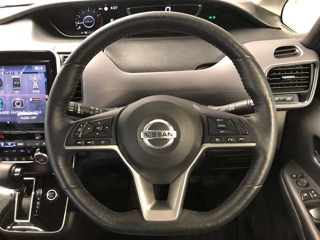 日産 セレナ ２．０ ハイウェイスター Ｖ ４ＷＤ R1年 (北海道) 99