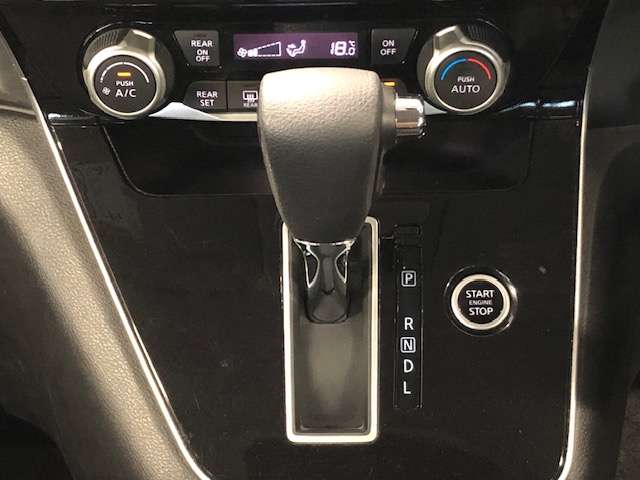 日産 セレナ ２．０ ハイウェイスター Ｖ ４ＷＤ R1年 (北海道) 99