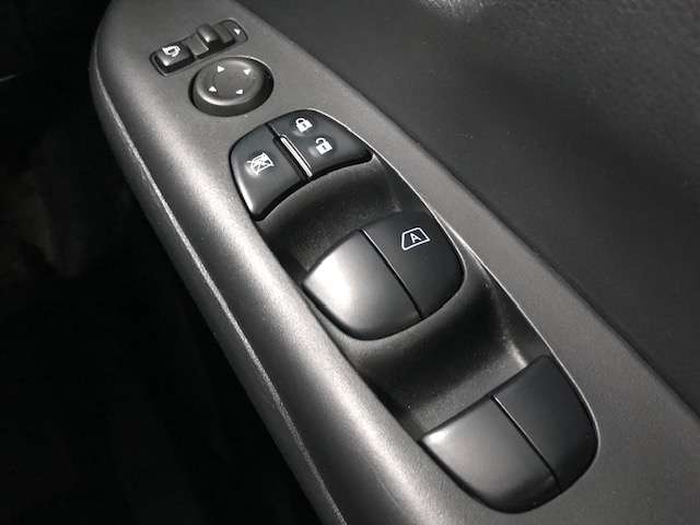 日産 セレナ ２．０ ハイウェイスター Ｖ ４ＷＤ R1年 (北海道) 99