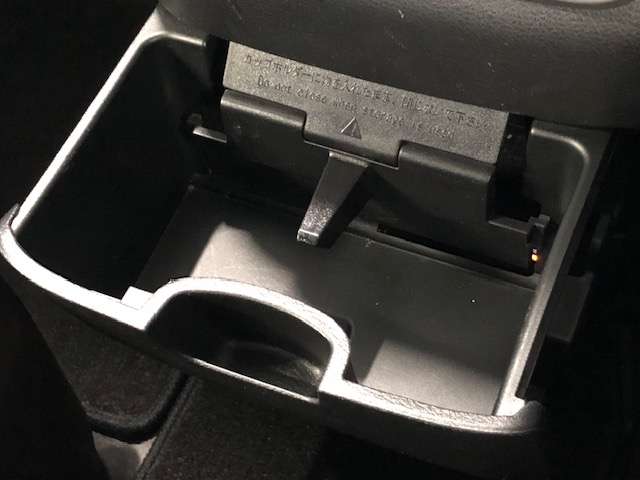 日産 セレナ ２．０ ハイウェイスター Ｖ ４ＷＤ R1年 (北海道) 99