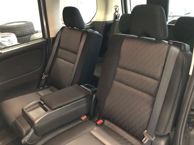 日産 セレナ ２．０ ハイウェイスター Ｖ ４ＷＤ R1年 (北海道) 99