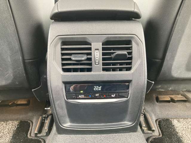 ＢＭＷ ３シリーズ ３３０ｅ　Ｍスポーツ R1年 (近畿) 99