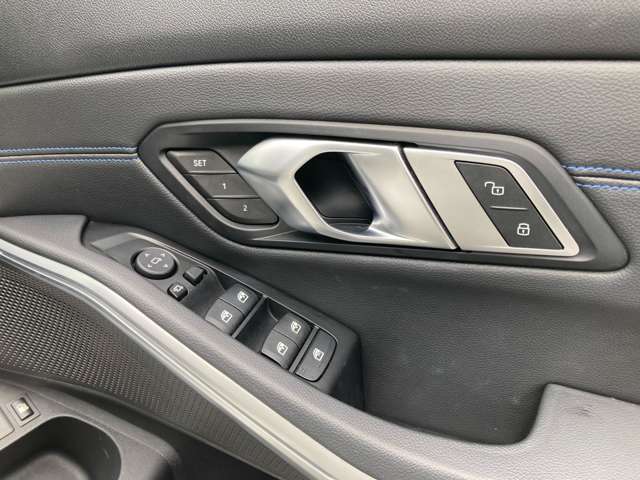 ＢＭＷ ３シリーズ ３３０ｅ　Ｍスポーツ R1年 (近畿) 99