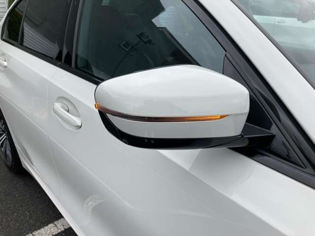 ＢＭＷ ３シリーズ ３３０ｅ　Ｍスポーツ R1年 (近畿) 99