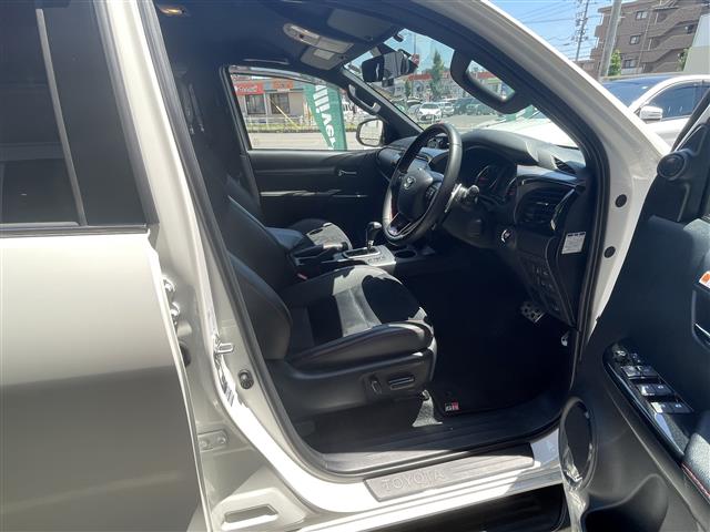 トヨタ ハイラックス ２．４ Ｚ ＧＲスポーツ ディーゼルターボ ４ＷＤ R4年 (東海) 99