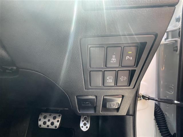 トヨタ ハイラックス ２．４ Ｚ ＧＲスポーツ ディーゼルターボ ４ＷＤ R4年 (東海) 99