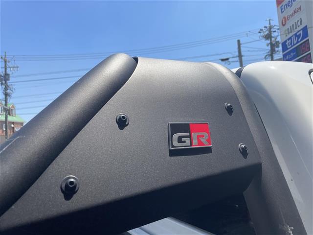 トヨタ ハイラックス ２．４ Ｚ ＧＲスポーツ ディーゼルターボ ４ＷＤ R4年 (東海) 99