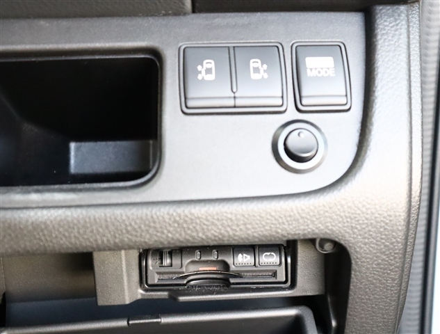 日産 セレナ ２．０ ライダー Ｓ－ＨＹＢＲＩＤ H25年 (関東) 99