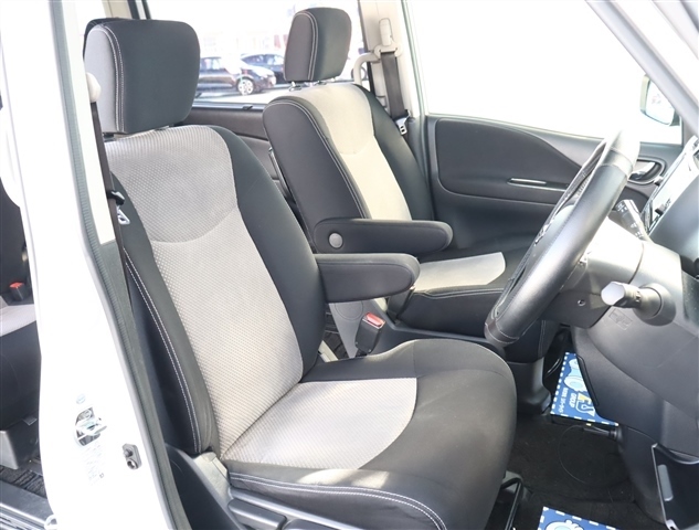 日産 セレナ ２．０ ライダー Ｓ－ＨＹＢＲＩＤ H25年 (関東) 99