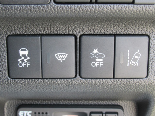 ホンダ フリード＋ １．５ クロスター ホンダセンシング R2年 (関東) 99