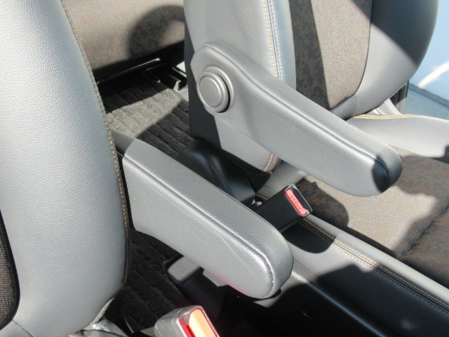 ホンダ フリード＋ １．５ クロスター ホンダセンシング R2年 (関東) 99