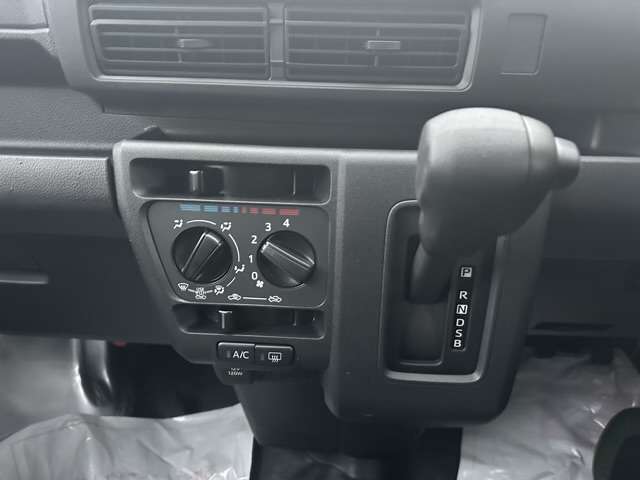 ダイハツ ハイゼットカーゴ ６６０ デラックス R5年 (東海) 99