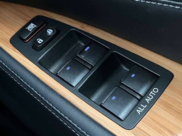 レクサス ＬＳハイブリッド ６００Ｈ バージョンＬ ４ＷＤ H27年 (北海道) 99