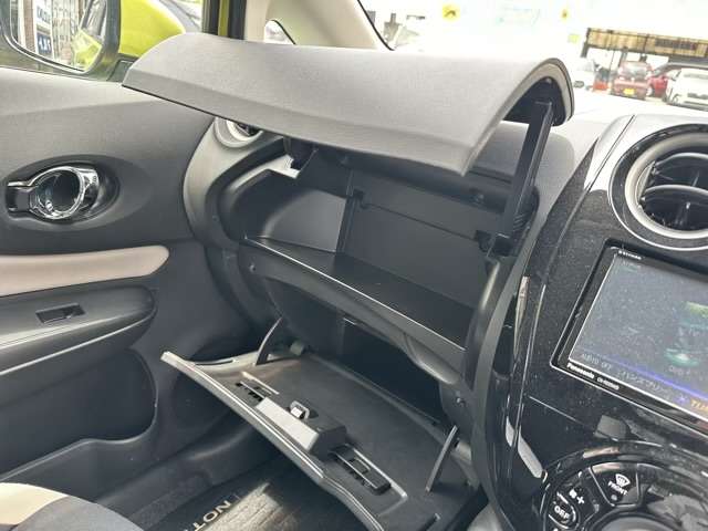 日産 ノート １．２ Ｅ－ＰＯＷＥＲ Ｘ R1年 (東海) 99