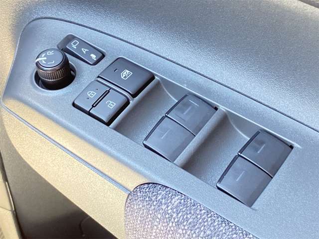 トヨタ シエンタ １．５ Ｚ R6年 (東海) 99