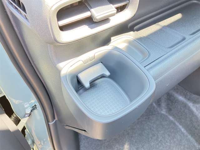 トヨタ シエンタ １．５ Ｚ R6年 (東海) 99