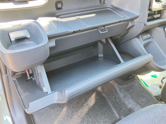 トヨタ シエンタ １．５ Ｚ R6年 (東海) 99