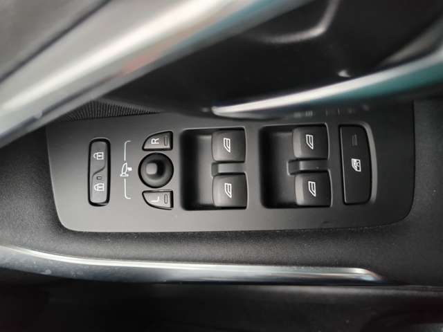 ボルボ Ｖ４０ Ｄ４ モメンタム ディーゼルターボ H29年 (東北) 99