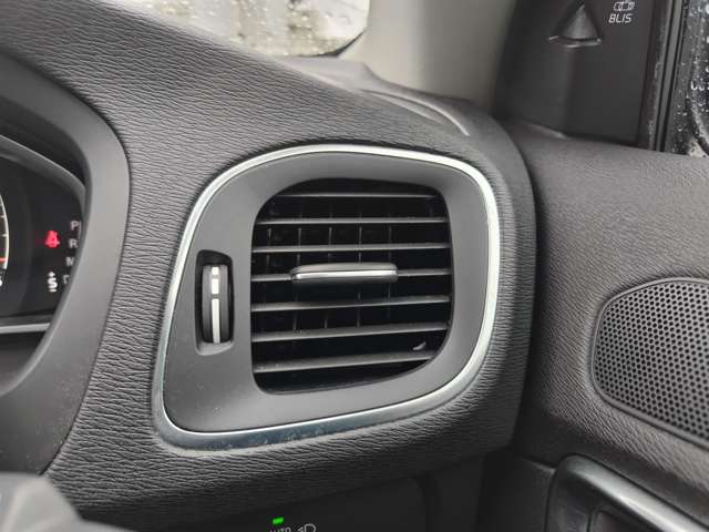 ボルボ Ｖ４０ Ｄ４ モメンタム ディーゼルターボ H29年 (東北) 99