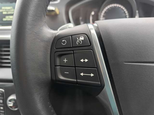 ボルボ Ｖ４０ Ｄ４ モメンタム ディーゼルターボ H29年 (東北) 99