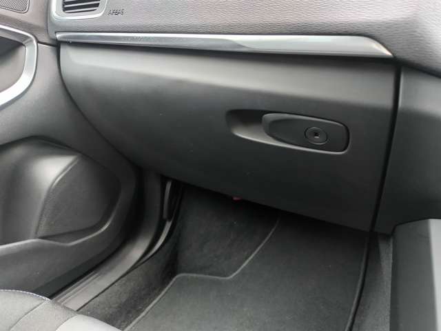 ボルボ Ｖ４０ Ｄ４ モメンタム ディーゼルターボ H29年 (東北) 99