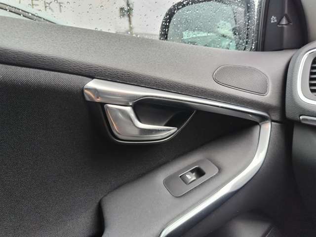 ボルボ Ｖ４０ Ｄ４ モメンタム ディーゼルターボ H29年 (東北) 99